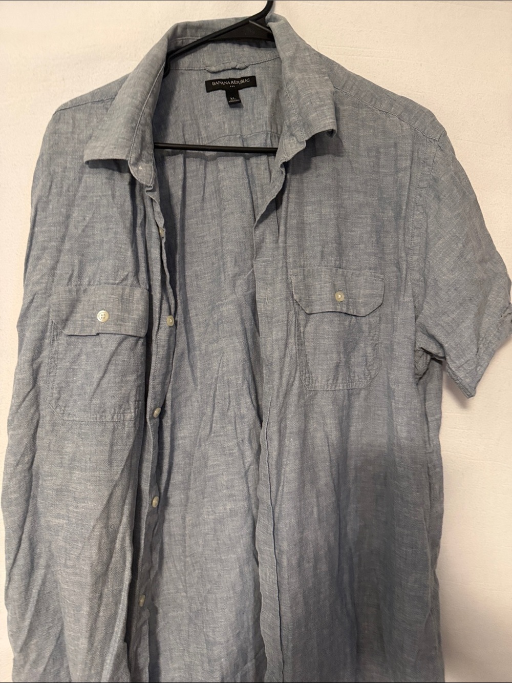 Banana Republic Men’s Heathered Blue Short-Sleeve Button-Down Linen Shirt